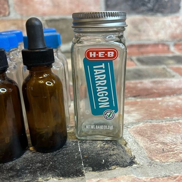 17 Various Sized Glass Bottles - Picture 3 of 3